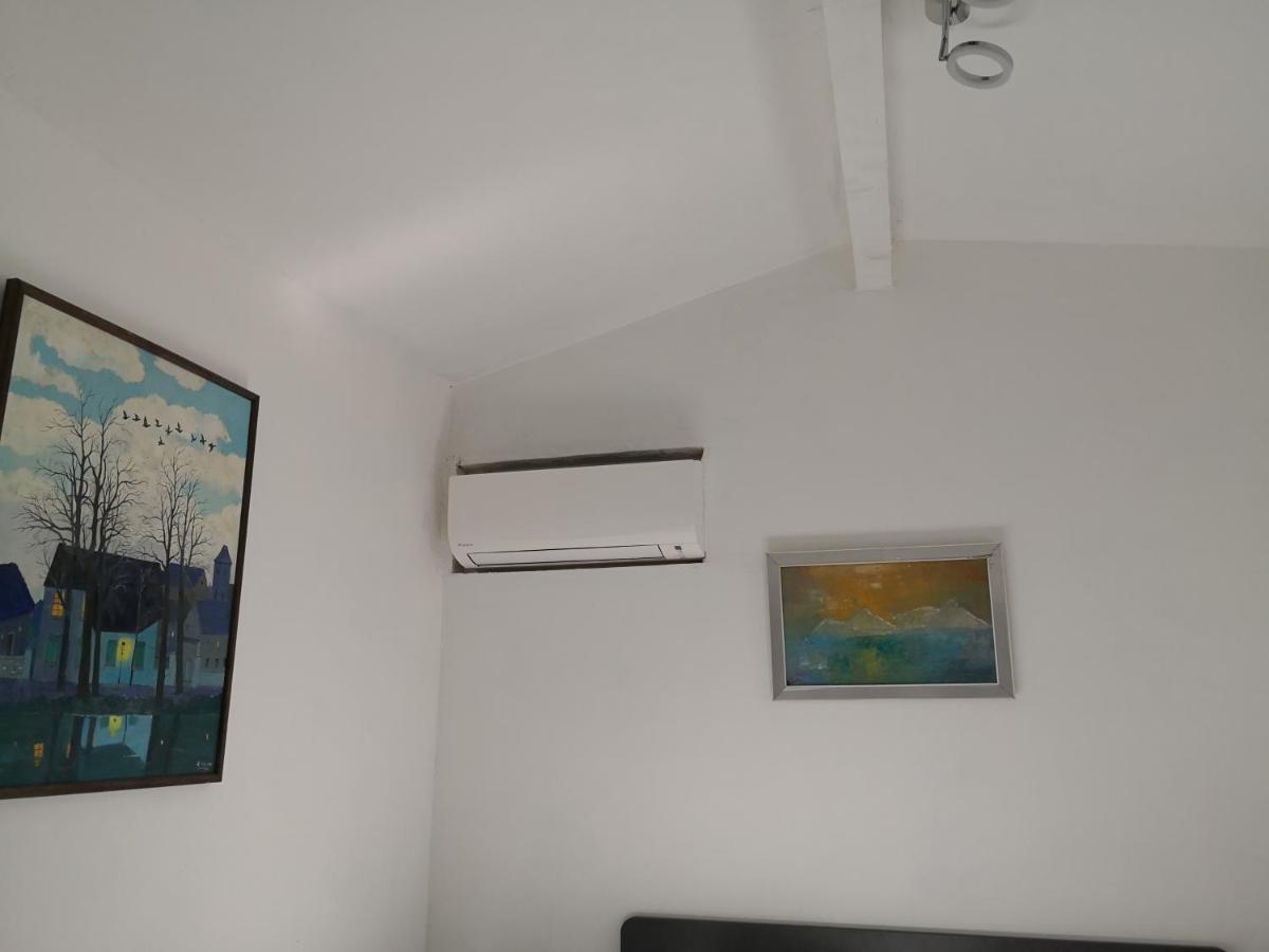 La Petite Maison De Lingling มอร์นาส ภายนอก รูปภาพ